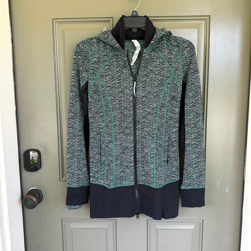 Lululemon Daily Practice‎ Jacket 4
